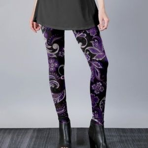 LAST CHANCE! Gorgeous purple paisley leggings NWT